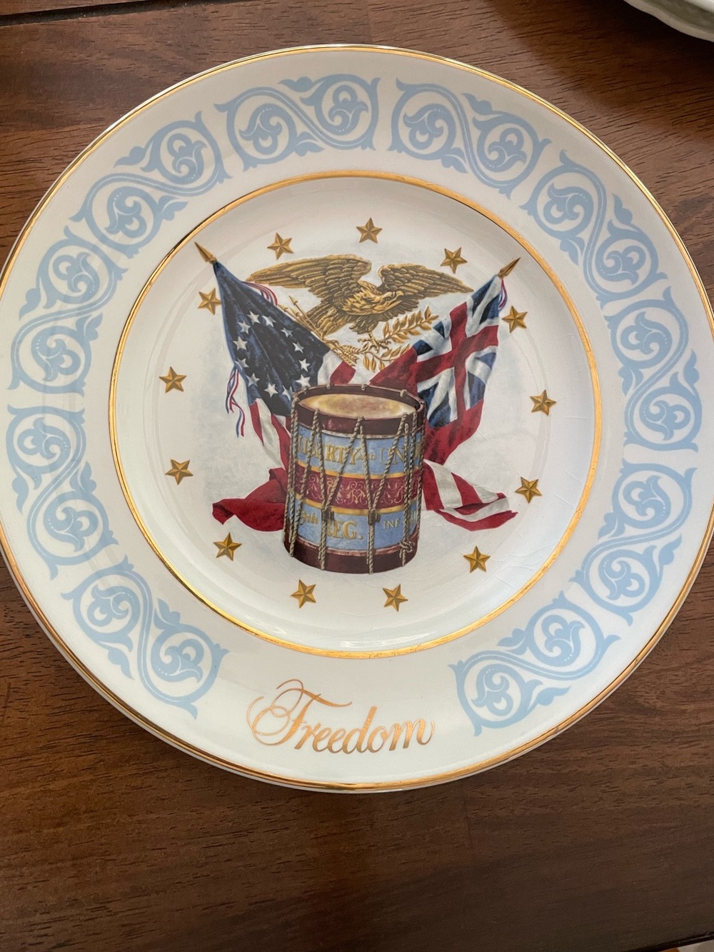 🇺🇸 Vintage 1974 Avon "Freedom" Collector Plate by Enoch Wedgewood